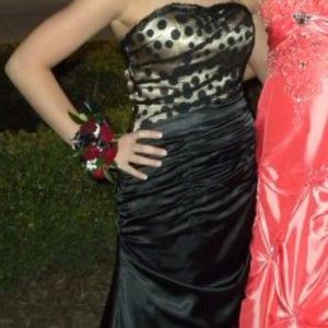 Black formal prom dress